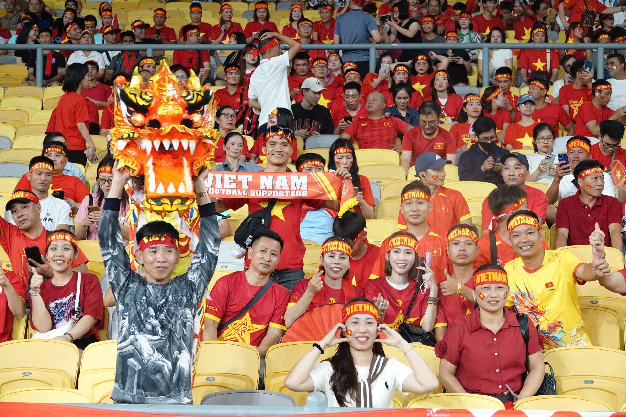 Malaysia first Vietnam brother 15
