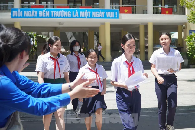 Was passiert mit den Schülern von Quang Nam, wenn sie in Da Nang zur Schule gehen? Foto 1