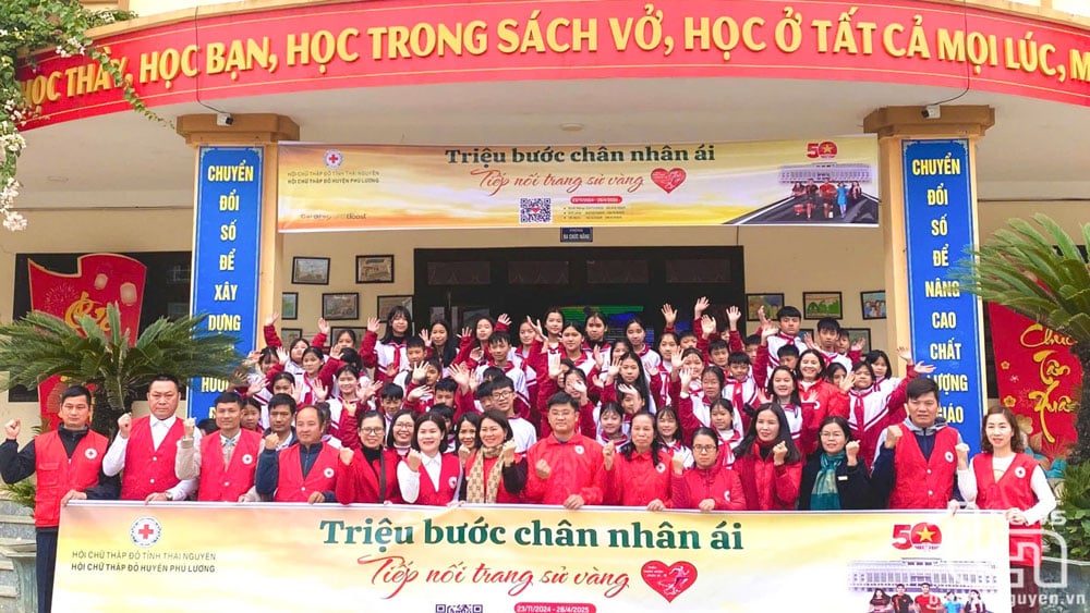 Hội Chữ thập đỏ Phú Lương - một trong những đơn vị tiêu biểu trong chiến dịch Triệu bước chân nhân ái.