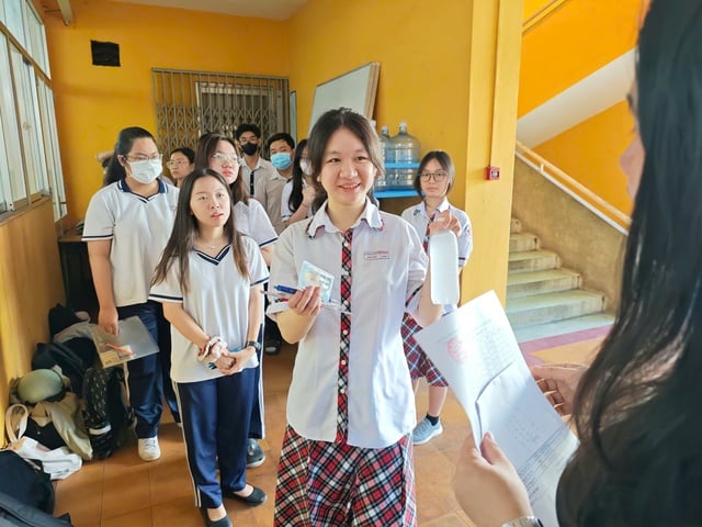 Tuyển sinh ĐH 2025: Ngành khoa học xã hội 'mắc kẹt' trong tổ hợp C00 - Ảnh 1.