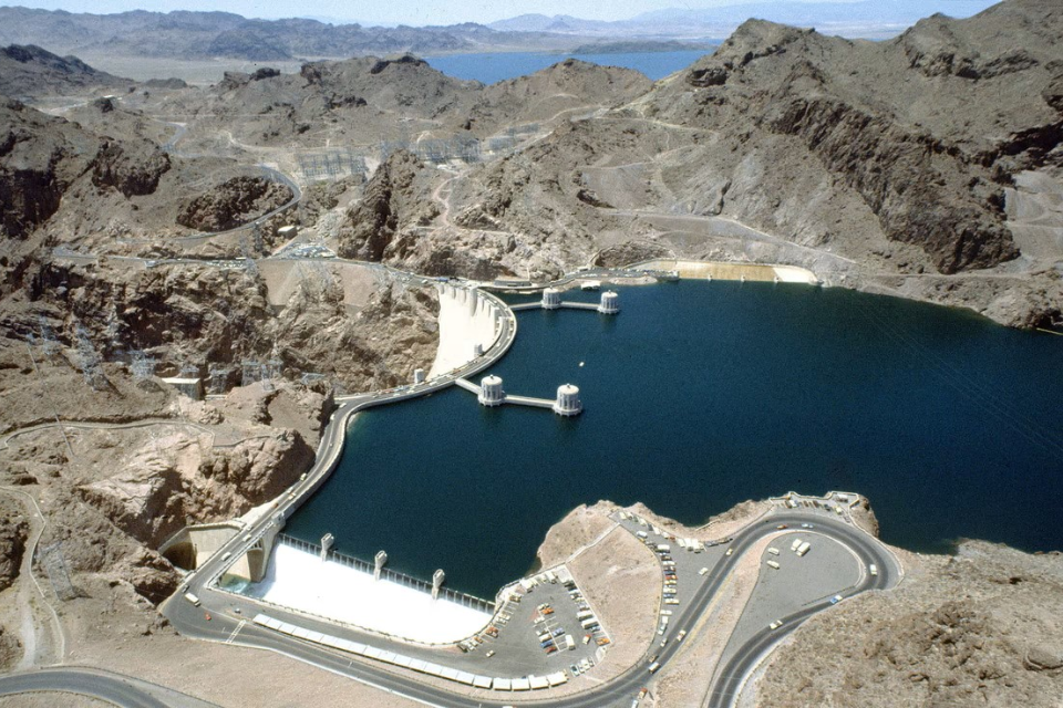 Hoover Dam: ក្រឡេកមើលគម្រោងដ៏អស្ចារ្យបំផុតរបស់អាមេរិកដែលផលិតដោយមនុស្ស