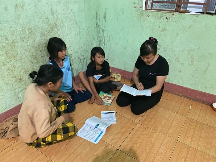 “Sách hay về làng, bàn học tặng em” mang thông tin đến với trẻ em vùng đồng bào DTTS- Ảnh 3.
