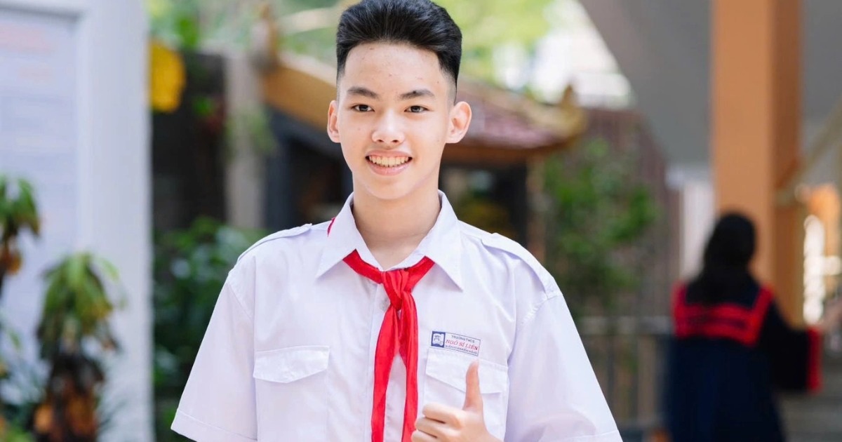 "Chàng trai vàng" giành điểm 10 tuyệt đối, trở thành thủ khoa chuyên tin