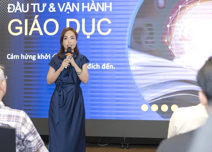 ភ្លឺស្វាងនៅពេលចាប់ផ្តើមអាជីវកម្មនៅអាយុ 40 ឆ្នាំ។