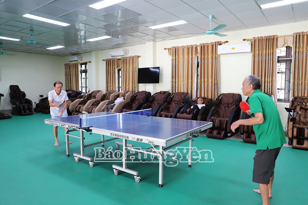 المحاربون القدامى يلعبون تنس الطاولة للحفاظ على صحتهم