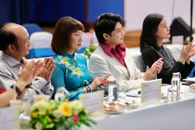 Xây dựng nguồn nhân lực chất lượng cao là yếu tố then chốt cho phát triển công nghiệp văn hóa  - Ảnh 4.