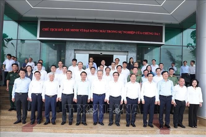 Tổng Bí thư Tô Lâm và các đại biểu. Ảnh: Thống Nhất/TTXVN