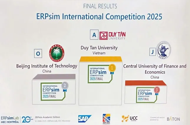 فاز طلاب جامعة دوي تان ببطولة العالم لمسابقة ERPsim من شركة SAP لعام 2025، الصورة 2