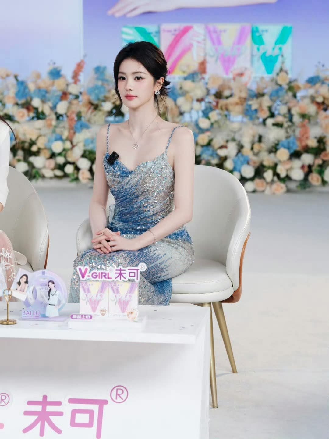 Nữ thần cổ trang Bạch Lộc khoe vóc dáng quyến rũ với thiết kế váy Việt - 7