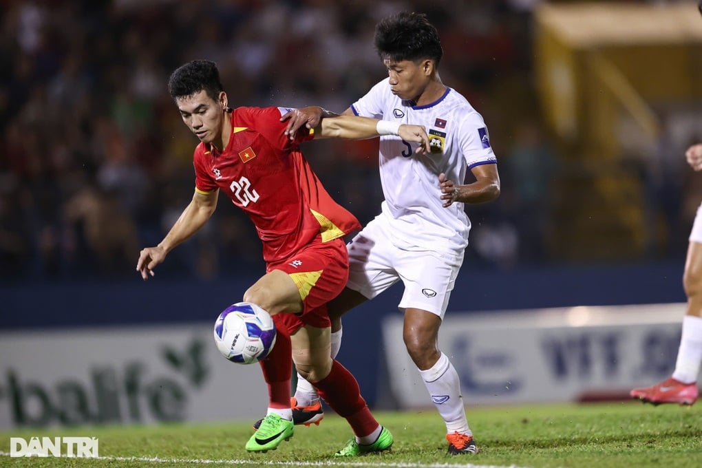 Malaysia - Việt Nam (20h, hôm nay): Cao Pendant Quang Vinh đá chính - 3