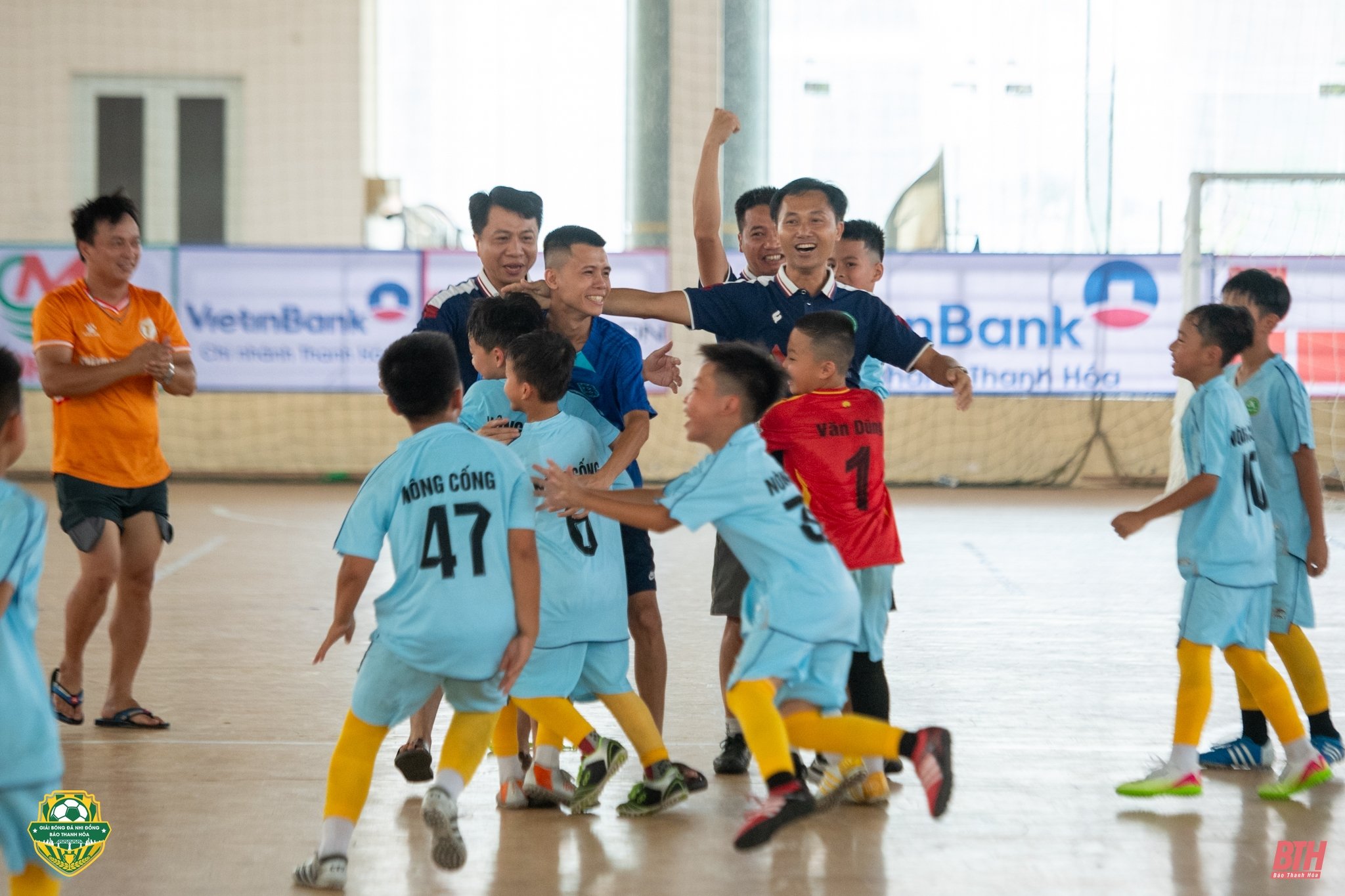 U10ノン・コンはU10タック・タンとの感動の追い上げの末、準決勝への切符を獲得した。