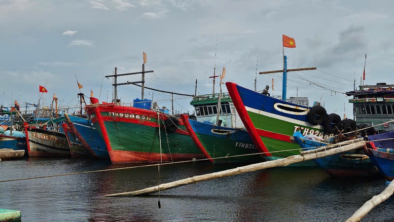 Các địa phương miền Trung ban hành công điện ứng phó bão số 1- Ảnh 1.