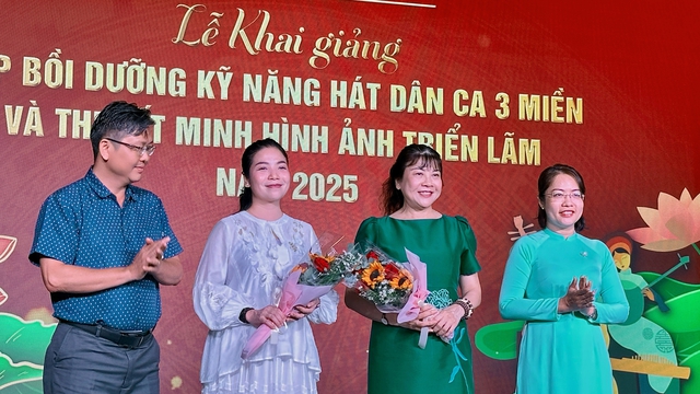 Khai giảng lớp học hát dân ca ba miền  - Ảnh 2.