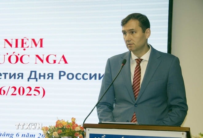  ông Mikhail Berkutov - Lãnh sự Liên bang Nga tại TPHCM