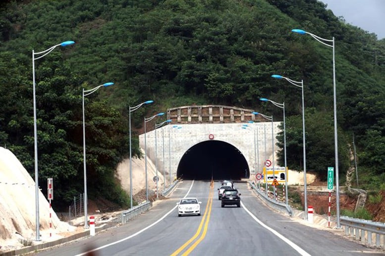Đề xuất mở rộng đoạn Yên Bái-Lào Cai theo hình thức công trình khẩn cấp- Ảnh 1.