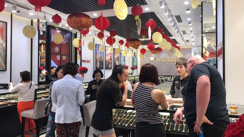 Một điểm giao dịch vàng tại Hà Nội. (Ảnh: Đức Duy/Vietnam+)