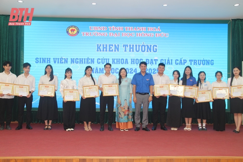 Hội nghị Khoa học Tuổi trẻ sáng tạo và tổng kết hoạt động sinh viên nghiên cứu khoa học năm học 2024-2025