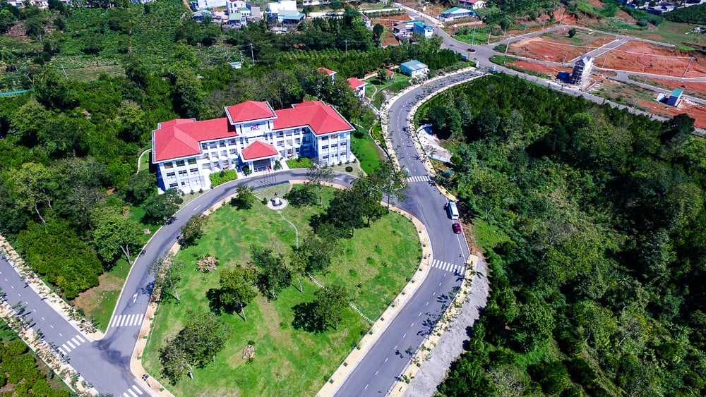 Khuôn viên xanh của TDTU cơ sở Bảo Lộc nâng niu những giá trị thuần khiết nhấtcủa tự nhiên và con người