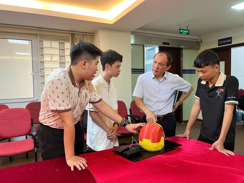 Sinh viên nghiên cứu khoa học bứt tốc, tăng gấp 3 lần sau 3 năm - 1