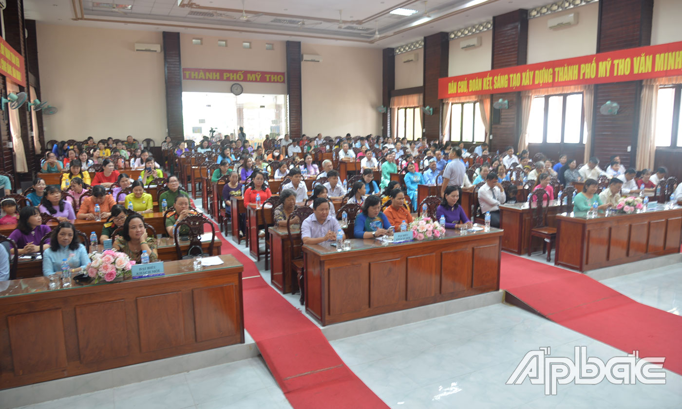 Đại biểu tham dự Ngày hội.