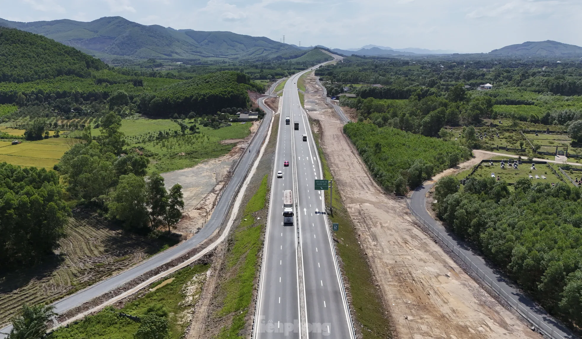 El proyecto de parada de descanso en la autopista que pasa por Ha Tinh está lento (foto 1)