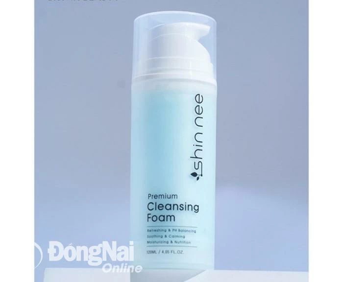 Bao bì sản phẩm sữa rửa mặt Shin Nee Premium Cleansinh Foam. Ảnh: K.T