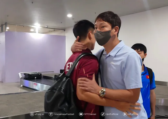 HLV Kim Sang-sik: 'Đội tuyển Việt Nam không buông xuôi' ảnh 1