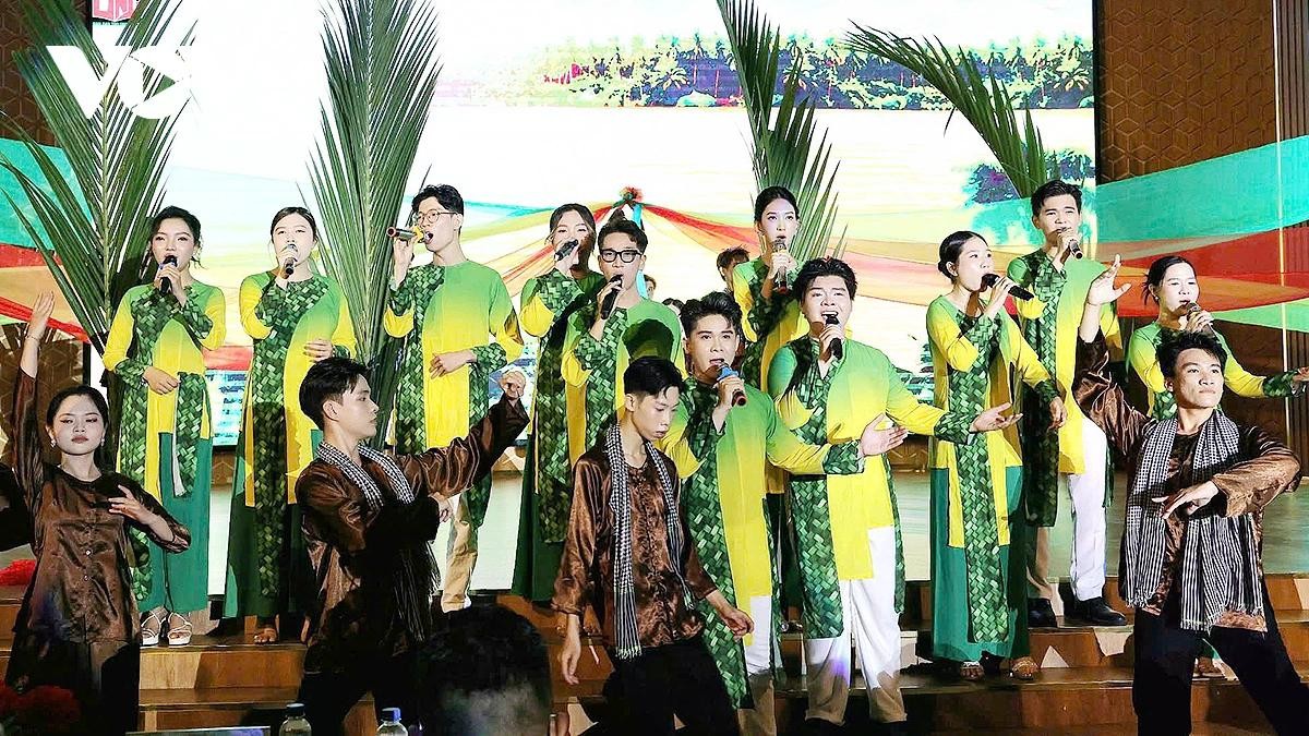 Vùng đất phương Nam hiện lên rõ nét với trang phục và đạo cụ được thiết kế, chọn lựa công phu.