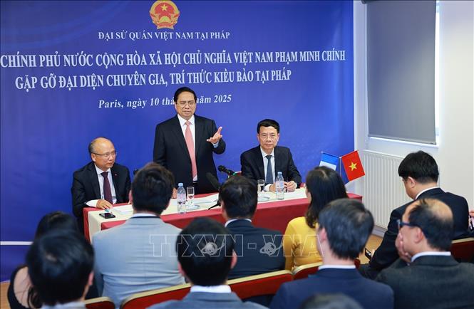 Để Việt Nam chuyển từ trạng thái mua sang tự chủ công nghệ