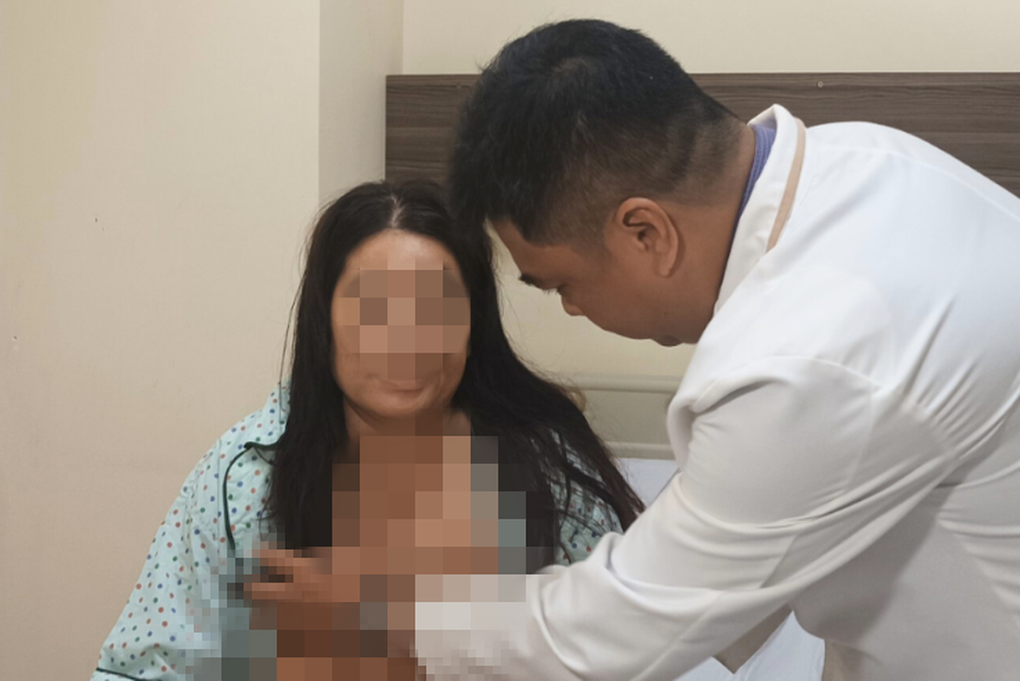 Cho ong đốt để điều trị ung thư vú, người phụ nữ gánh hậu quả nặng nề - 1
