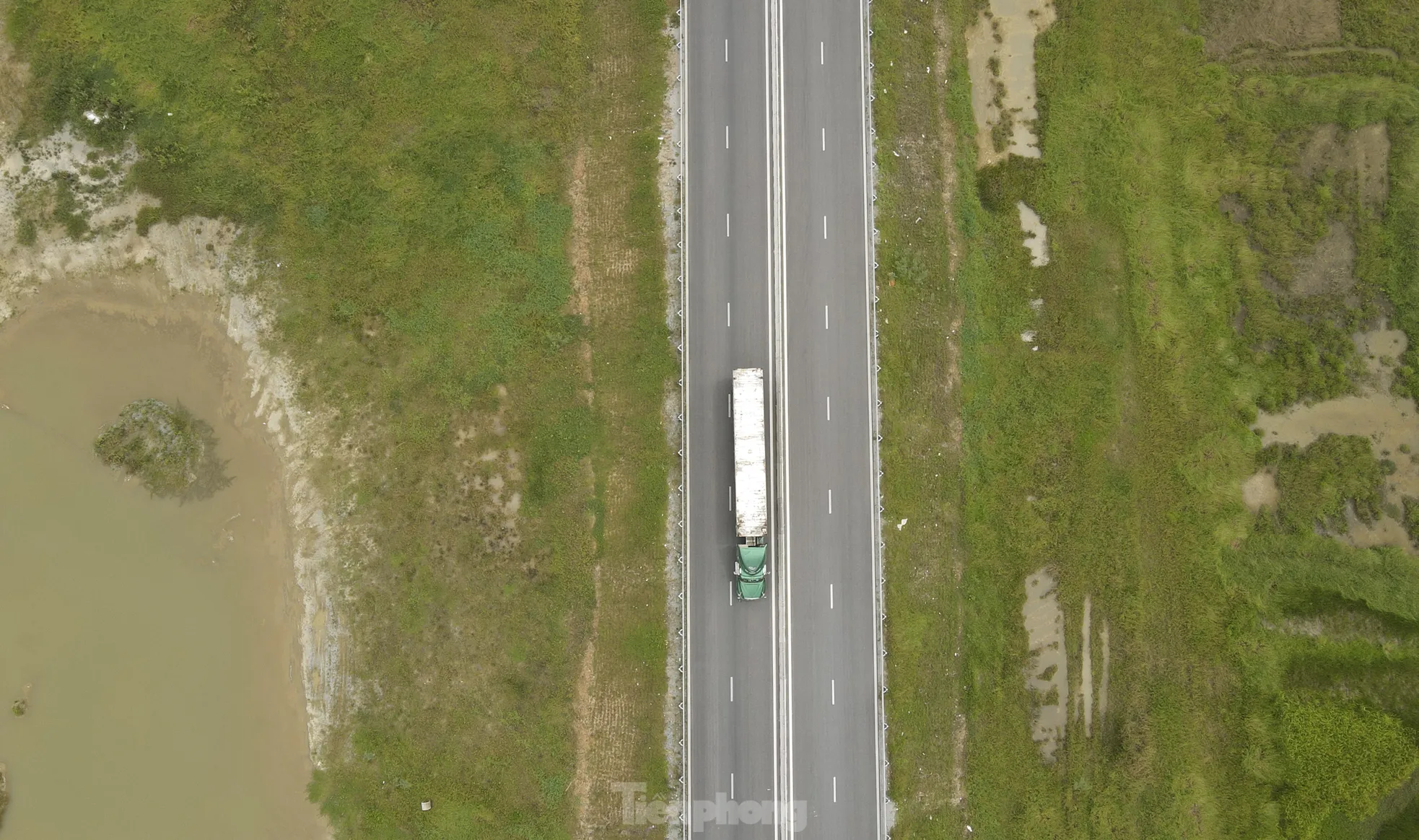 Avance lento del proyecto de parada de descanso en la autopista que pasa por Ha Tinh (foto 4)