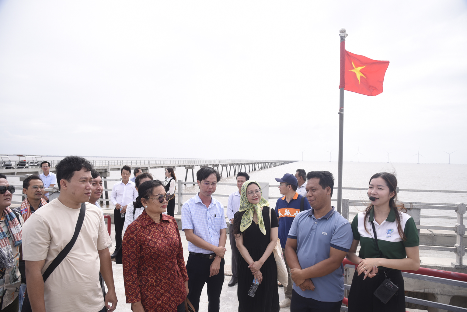 Delegation from the Ministry of Culture and Fine Arts of Cambodia visits tourist and cultural attractions in Bac Lieu