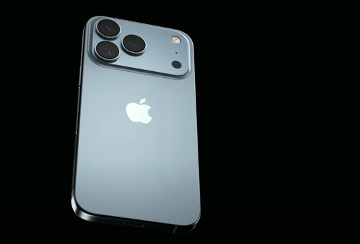 iphone-17-pro-sky-blue-2-22586.png