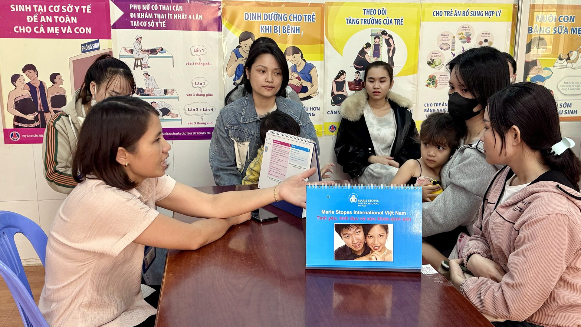 Tư vấn chăm sóc sức khỏe cho phụ nữ tại Trạm Y tế xã Đại Lào (TP Bảo Lộc)