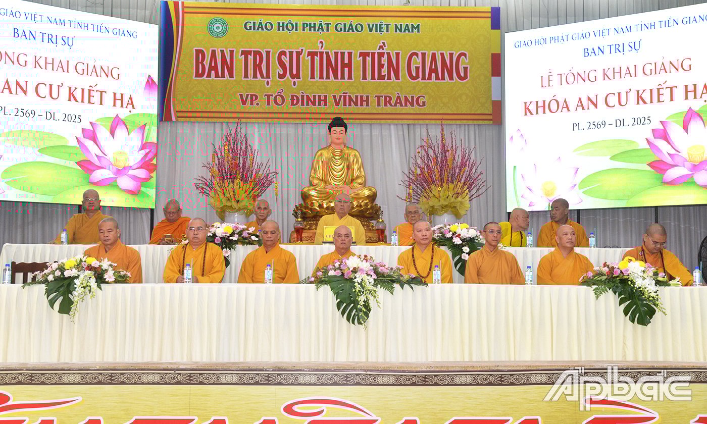 Chức sắc Phật giáo tham dự Lễ khai giảng