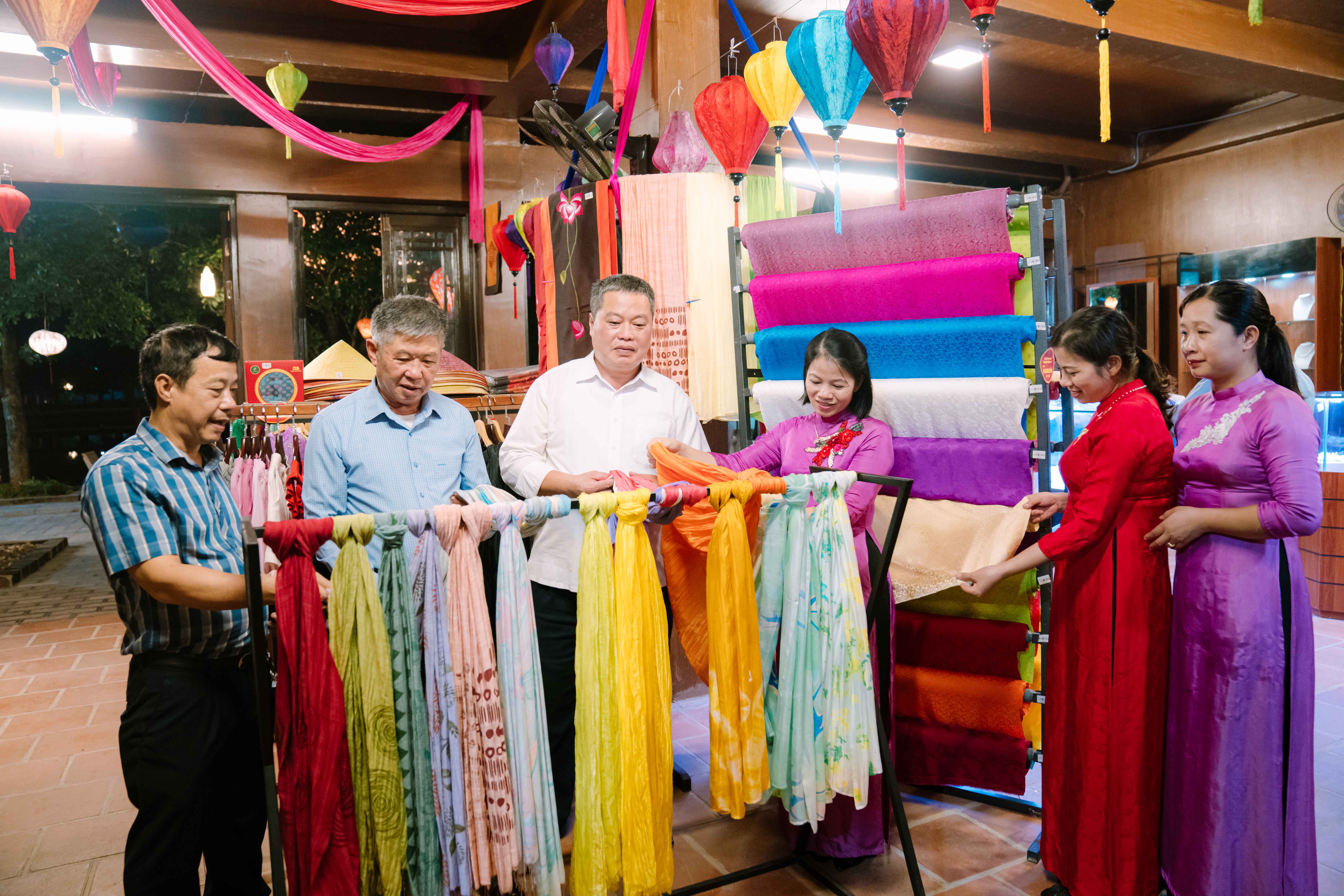 សមាហរណកម្ម និងអភិវឌ្ឍន៍ភូមិសូត្រ Nha Xa