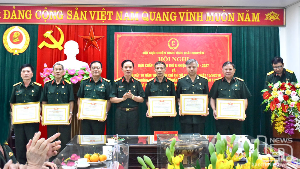 Hội Cựu chiến binh tỉnh khen thưởng tập thể, cá nhân tiêu biểu trong thực hiện Chỉ thị 05.
