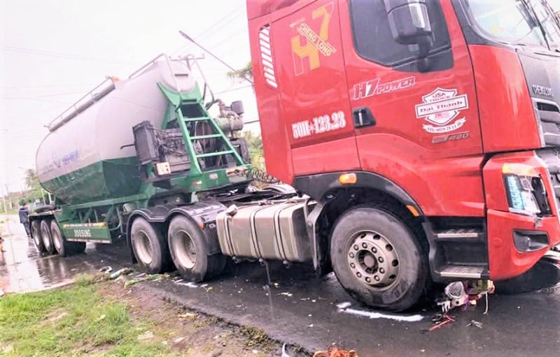 Tai nạn giao thông nghiêm trọng khiến 3 người tử vong, 1 người bị thuong7 -0