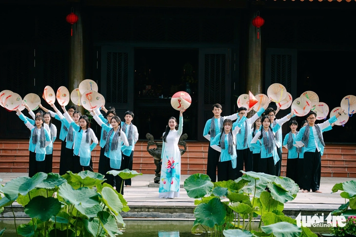 Dâng hương tưởng nhớ Đức Lễ Thành hầu Nguyễn Hữu Cảnh nhân lễ giỗ lần thứ 325 - Ảnh 4.