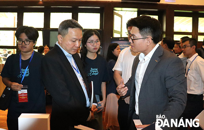 Các sở, ban, ngành, địa phương triển khai các giải pháp về đột phá phát triển khoa học công nghệ, đổi mới sáng tạo và chuyển đổi số quốc gia. Trong ảnh: Hoạt động kết nối doanh nghiệp tại Diễn đàn Đầu tư mạo hiểm và Thiên thần Đà Nẵng (DAVAS) 2025.  Ảnh: M.QUẾ
