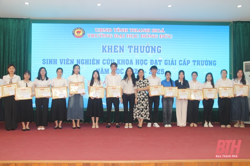 Hội nghị Khoa học Tuổi trẻ sáng tạo và tổng kết hoạt động sinh viên nghiên cứu khoa học năm học 2024-2025