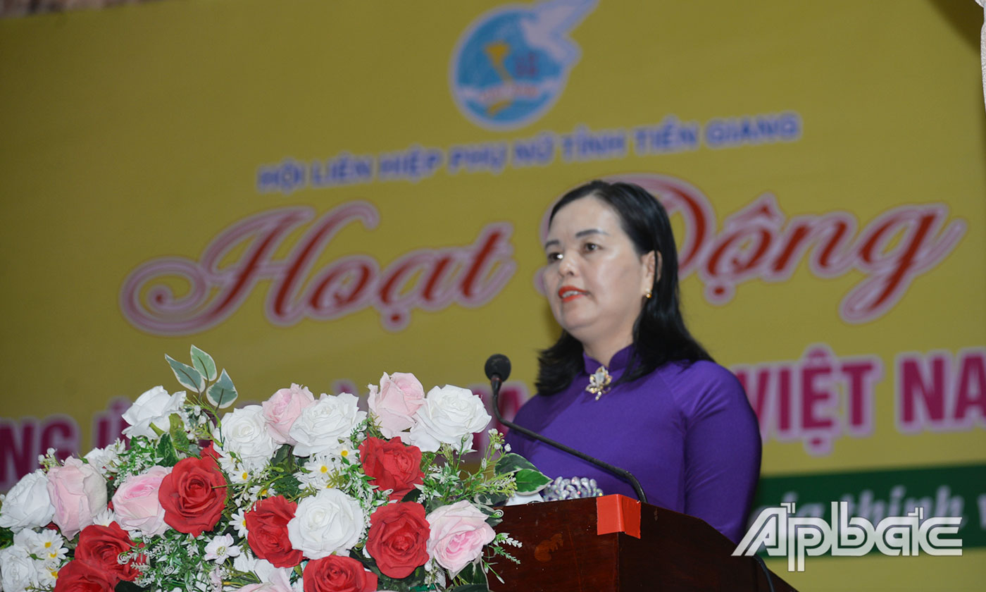 Đồng chí Nguyễn Thị Kim Phượng phát biểu tại Ngày hội.