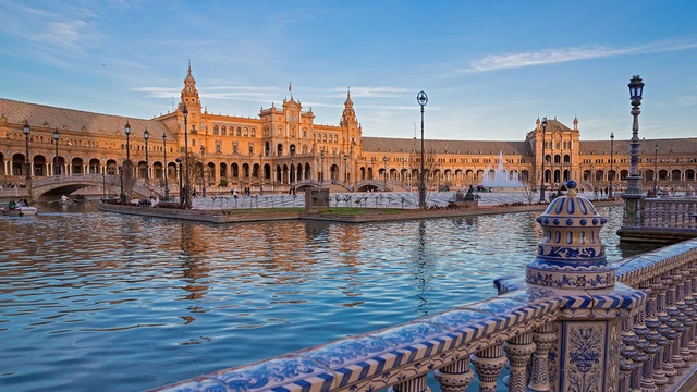 plaza-de-espana-el-poder-del-arte-y-la-historia.webp