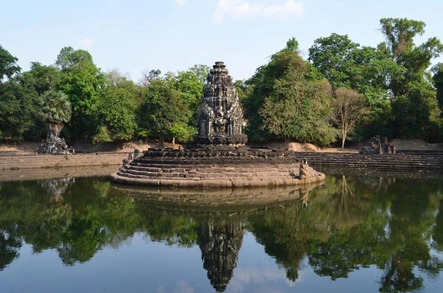 black-neak-pean.webp