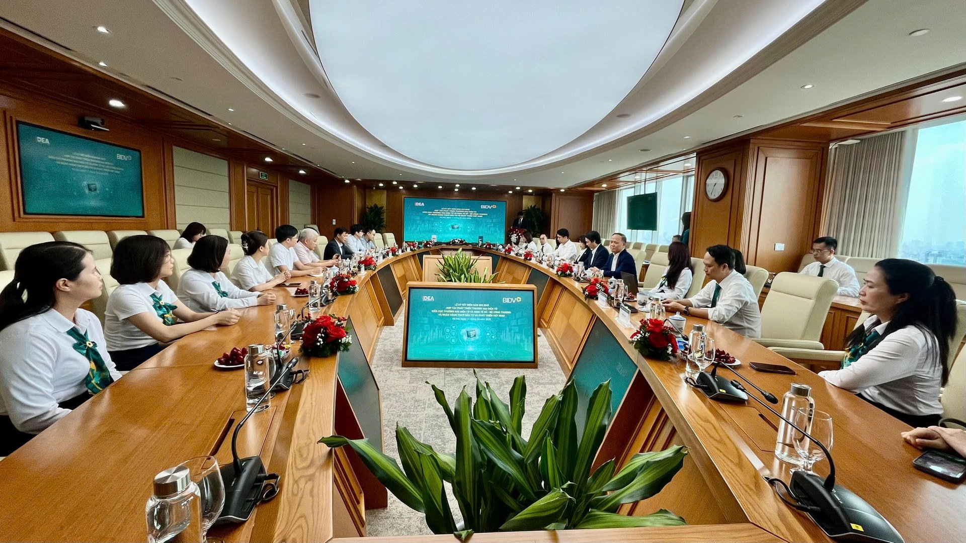 bo-cong-thuong-va-bidv-bat-tay-hop-tac-phat-trien-thuong-mai-dien-tu-1.jpg
