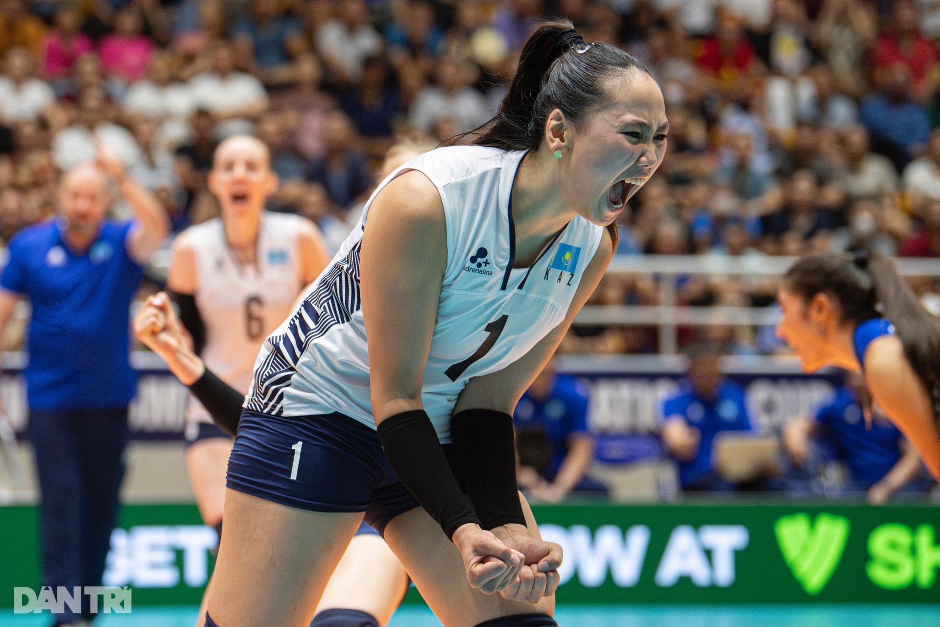 منتخب فيتنام للكرة الطائرة للسيدات يتأهل إلى نهائي آسيا ويصعد إلى المركز 27 عالميا - 8