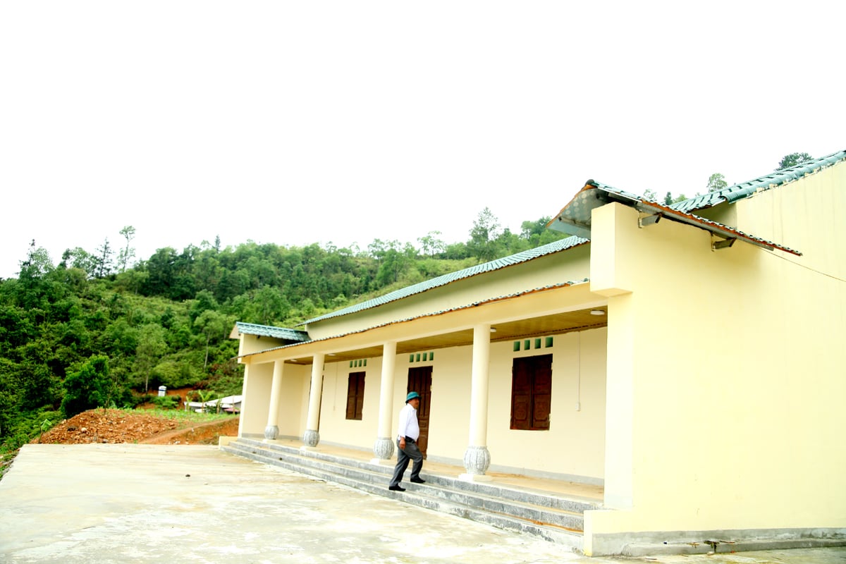 The Co Lao ethnic community cultural house in Hat Dat village was built thanks to people donating land and contributing working days.