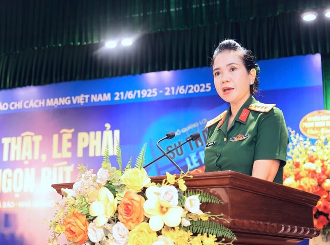 Ra mắt cuốn sách "Sự thật, lẽ phải và ngọn bút" của nhà báo, nhà văn Hồ Quang Lợi - Ảnh 2.