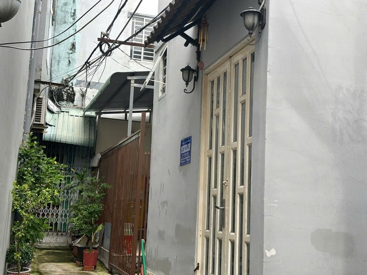 Rất khó tin đây là văn phòng một công ty đóng vai trò chủ lực trong liên doanh đề xuất xây dựng dự án giao thông trọng điểm. (Ảnh: H.X)