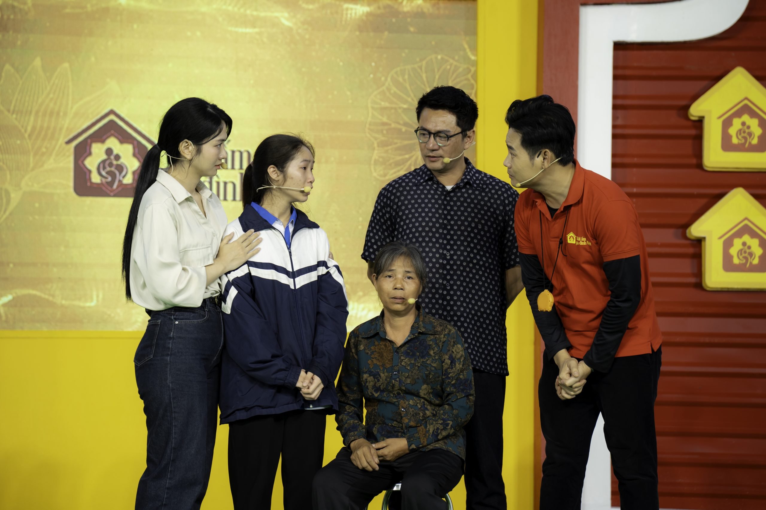 Diễn viên Trương Minh Cường đồng cảm khi nhìn thấy chính tuổi thơ của mình qua câu chuyện của Linh.